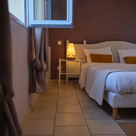 Mas De L'estiou Homestay Monteux