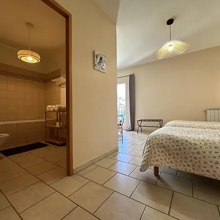 Homestay Mas De L'estiou